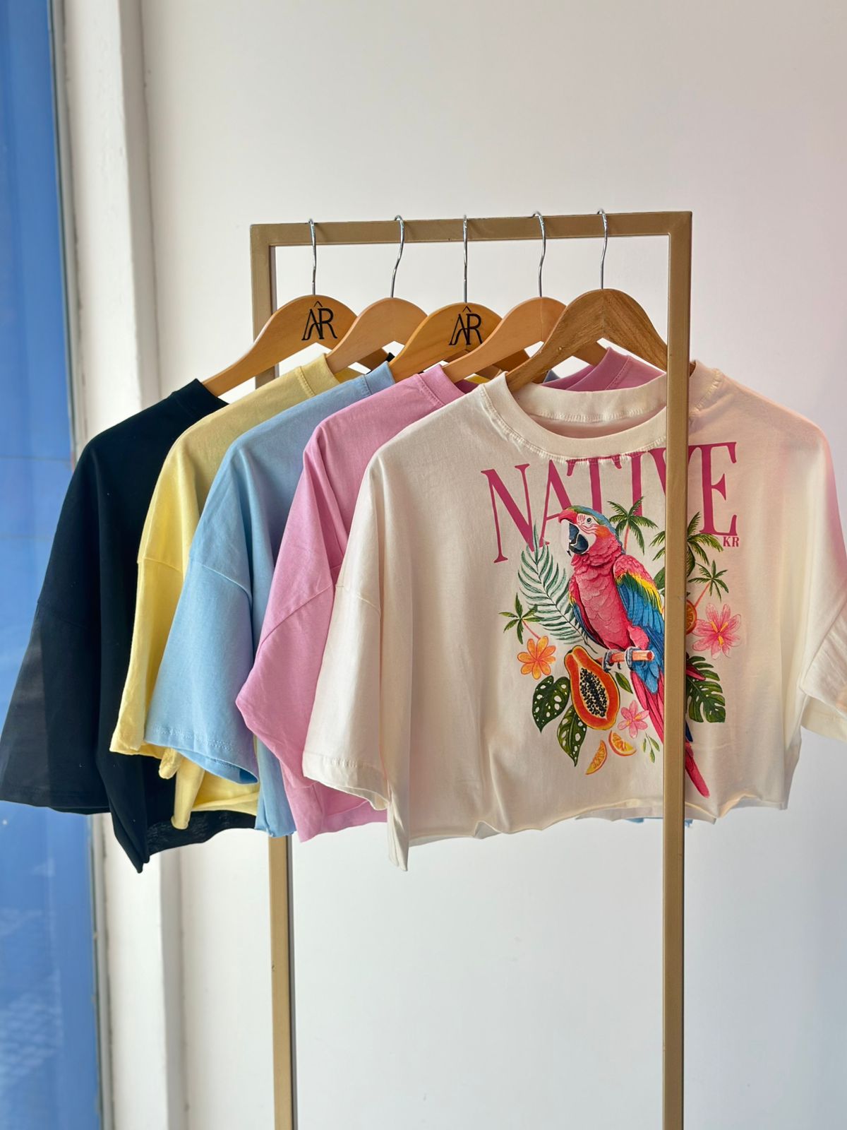 T-shirt Cropped Over Native
