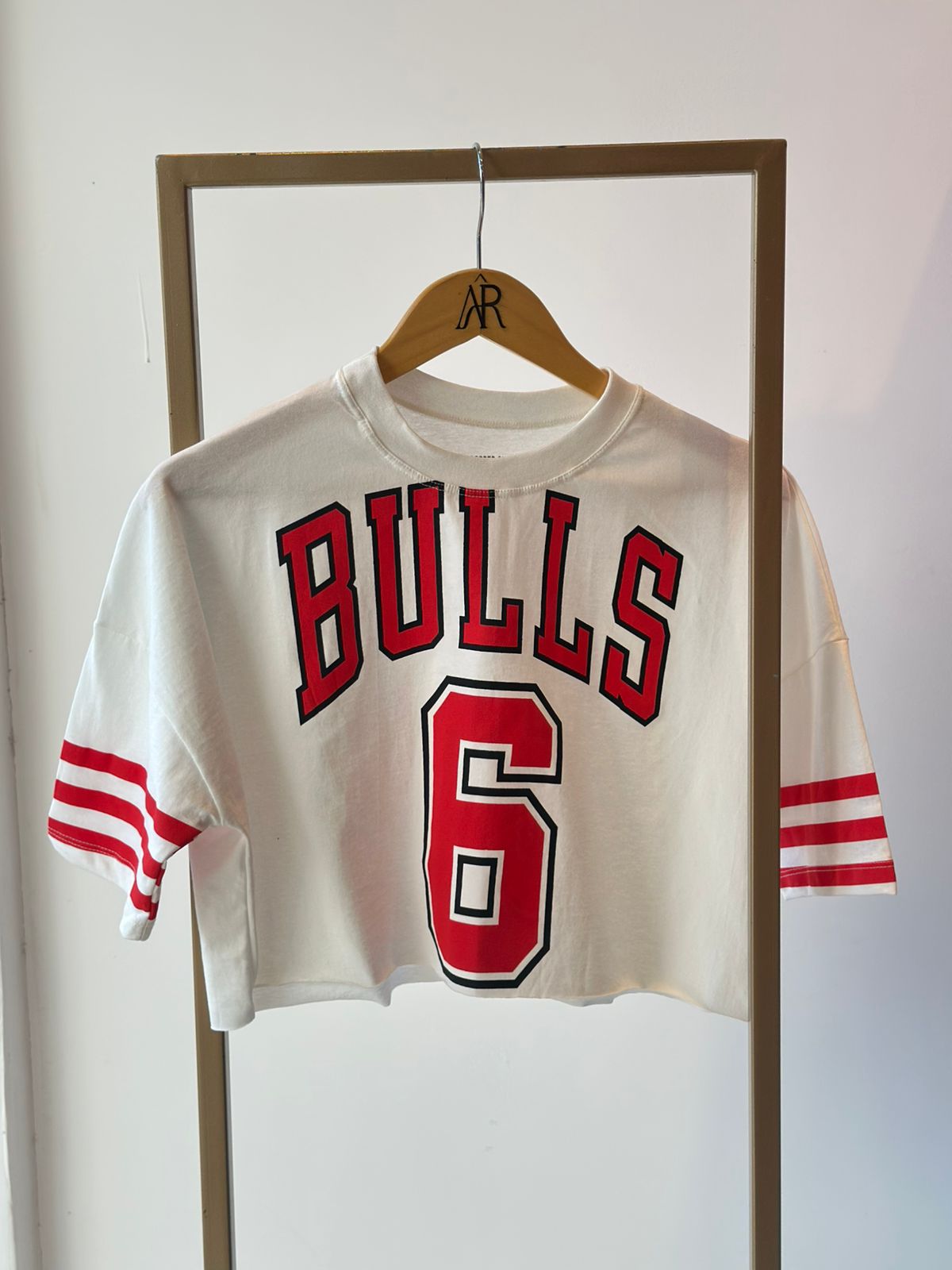 T-shirt Cropped Over Bulls